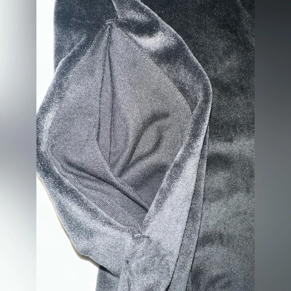 PINK VICTORIA'S SECRET Black VELOUR STRETCH PULLOVER HOODIE SZ Medium NWOT - Picture 6 of 9